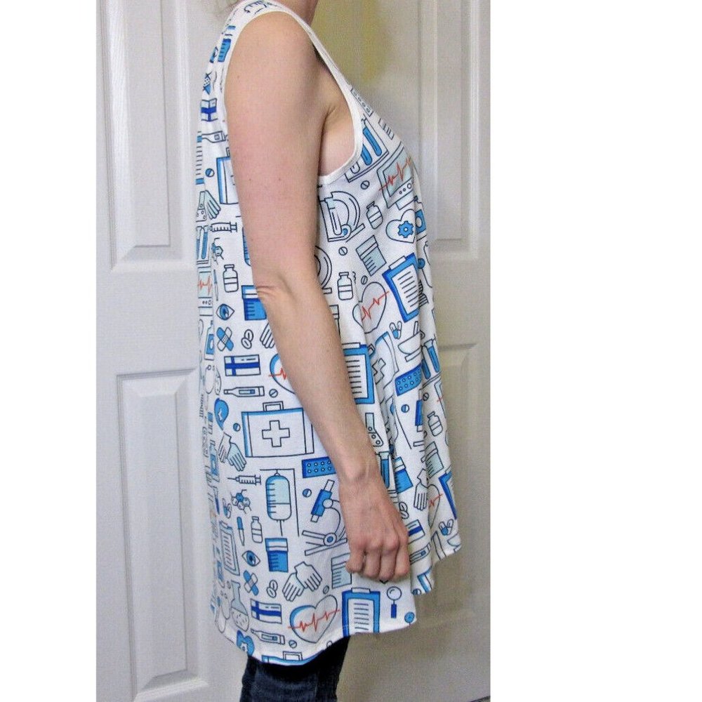 LuLaRoe Nurse Doctor Perfect Tank Tunic Top Work Shirt Blue White NWT Size M - Picture 3 of 12